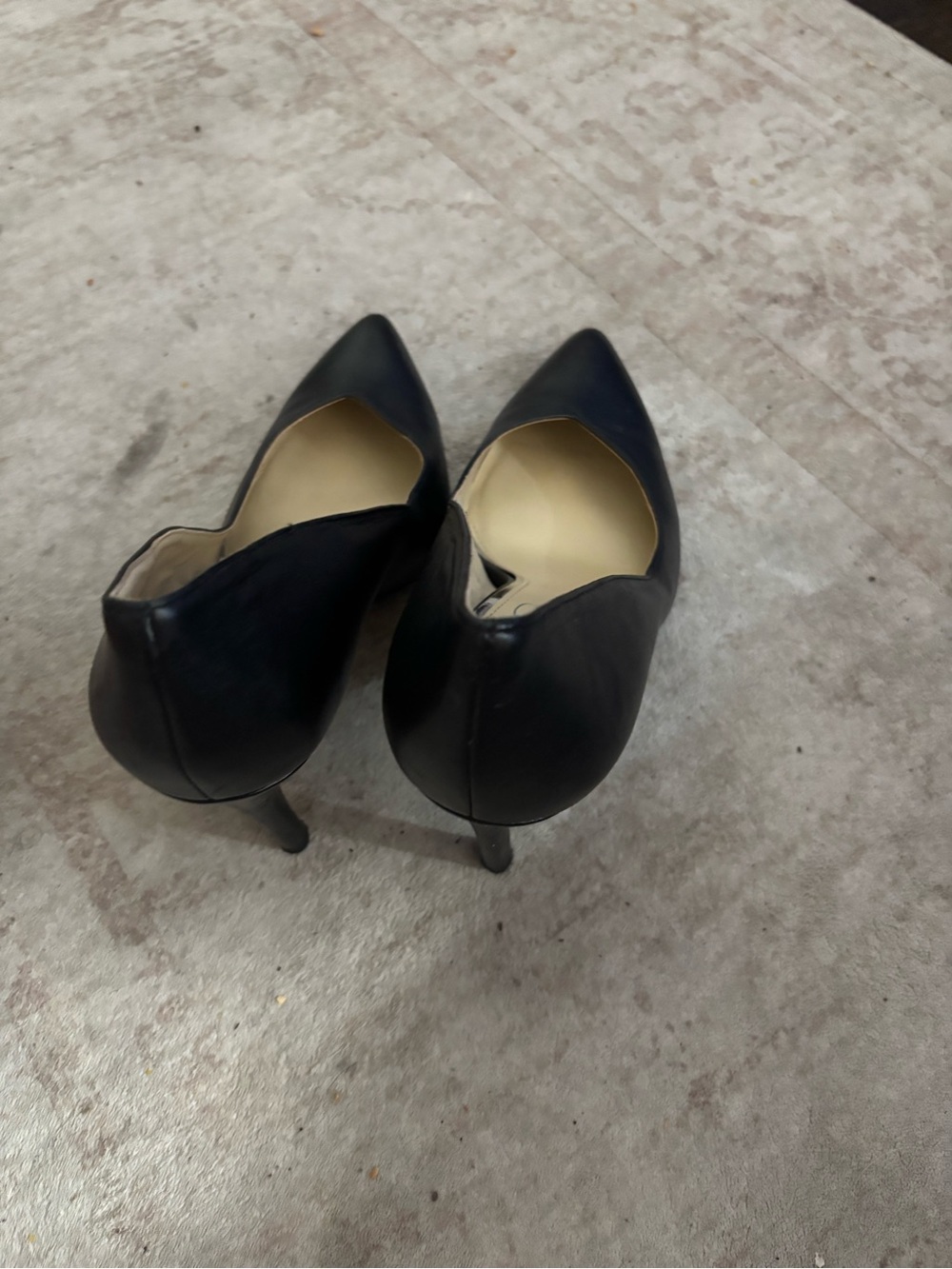 Jessica Simpson Black Pointed Leather Pumps - Picture 2 of 4